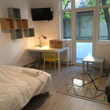 Relaxing Apartment And Great Location Boekarest Buitenkant foto
